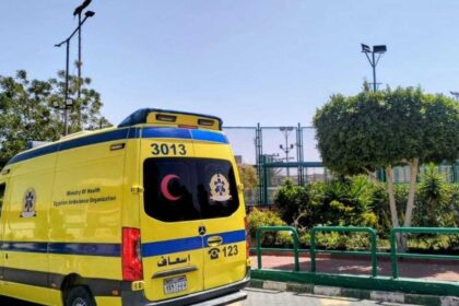 طفل ينجح في إنقاذ والده بعد استغاثة طارئة بسرعة قياسية ويحظى بإشادة واسعة.