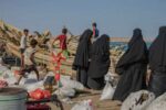 باب المندب آخر طريق لليمنيين هربا من المواجهات