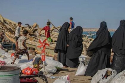 باب المندب آخر طريق لليمنيين هربا من المواجهات