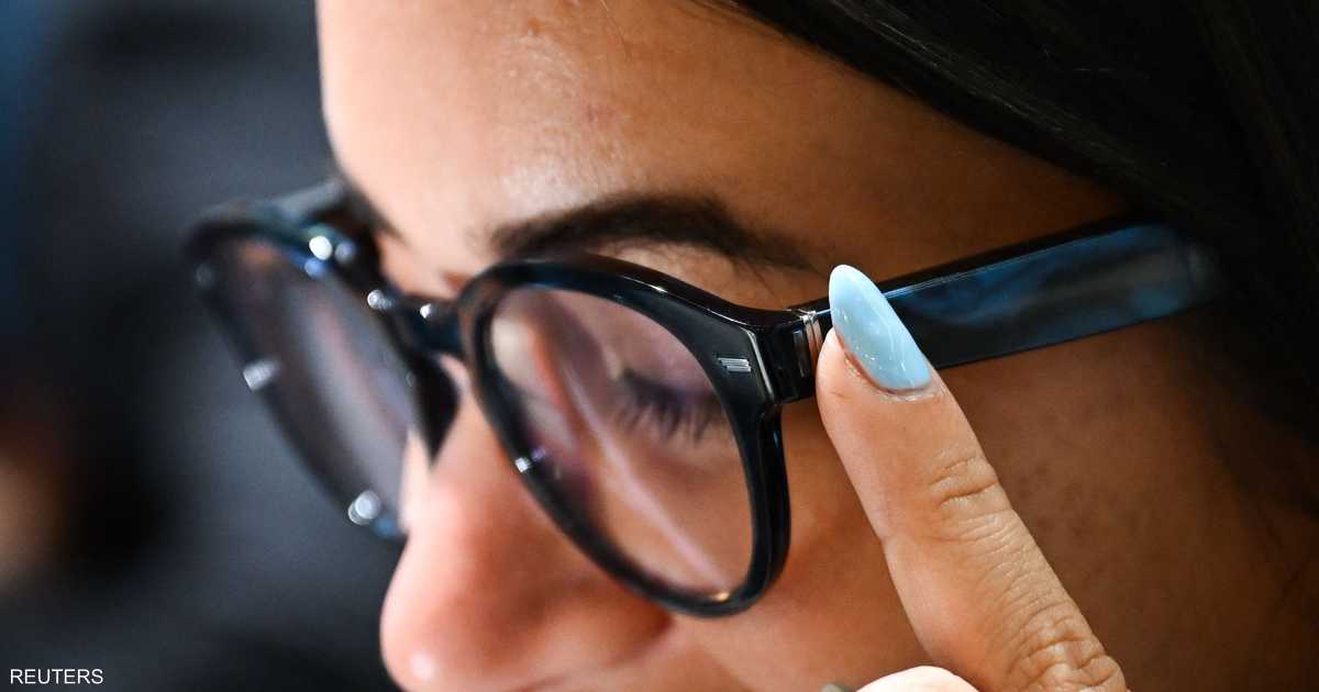 نظارات الذكاء الاصطناعي تتصدر السوق العالمي لكنها تواجه تدقيقا دوليا وتحديات قانونية واجتماعية.