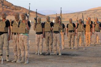 الحوثيون يحشدون قواتهم لمواجهة في مأرب بعد نقلها من الساحل الغربي