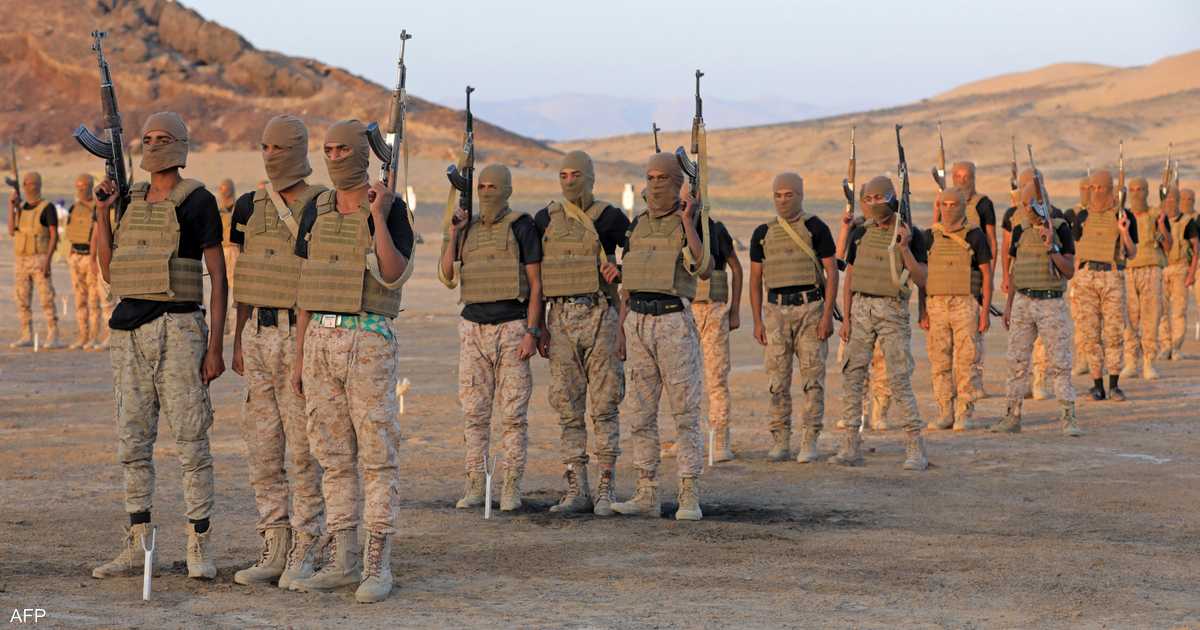 الحوثيون يحشدون قواتهم لمواجهة في مأرب بعد نقلها من الساحل الغربي