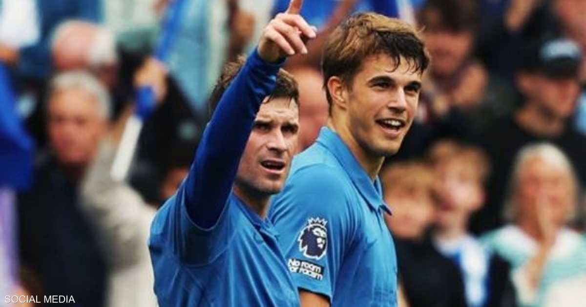 برايتون يهزم أرسنال 3-0 ويتصدر الدوري الإنجليزي الممتاز للمرة الأولى في تاريخه.