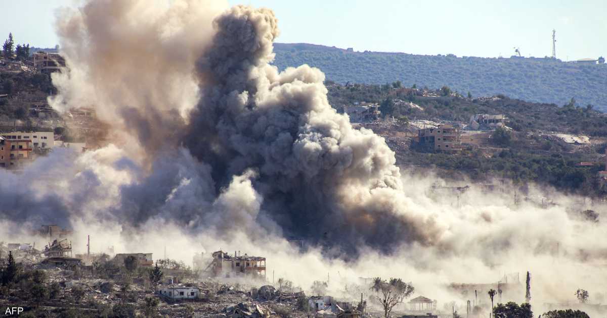 انفجار عبوة ناسفة زرعها حزب الله بآلية جيش إسرائيلي يصيب جنديين بجروح طفيفة في جنوب لبنان