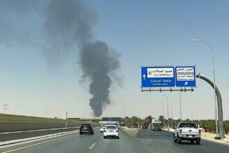 مطار الرياض يشهد اضطرابات كبيرة وسط تحذيرات من خطر محتمل واندلاع حريق خزان وقود