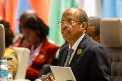 قوى سودانية تحذر من حوار جزئي وتدعو الاتحاد الأفريقي للتمسك بالهدنة ووحدة المسارات الوساطة