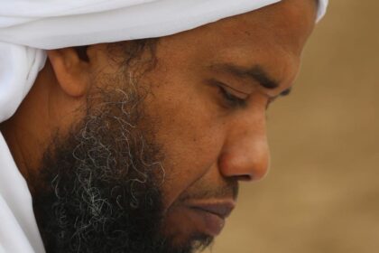 ارتفاع الدولار وتجار السودان: فتوى تحرم البيع بالأقساط بما يعادل الدولار.
