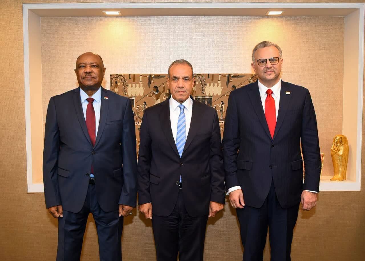 وزير الخارجية المصري يبحث تطورات الأوضاع في السودان مع نظيره السوداني ومستشار الرئيس الأمريكي
