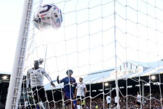 مانشستر يونايتد يفوز في الوقت القاتل على فولهام 1-0 في الدوري الإنجليزي