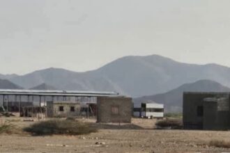 مواجهة مسلحة في سوق ألووق بسواحل البحر الأحمر وتوقيف متهمين بتهريب أسلحة ونهب منشأة تعدينية