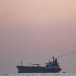 سفينة تجارية أصيبت إصابة طفيفة في مضيق هرمز واستأنفت رحلتها للميناء التالي.