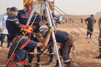 الطفل أيوب (10) يسقط في بئر عميق 80 متراً ويُعلّق في جزائري.