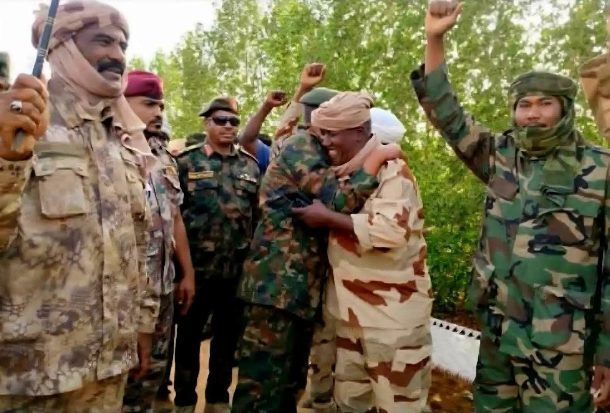 انهيار الجنيه السوداني وارتفاع الأسعار يثيران حالة إحباط كبيرة.