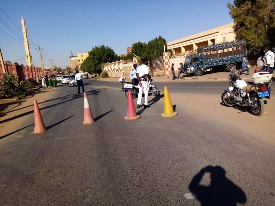 محكمة سنار تفرض غرامة 5 ملايين جنيه على شخص تصور شرطياً مرور.