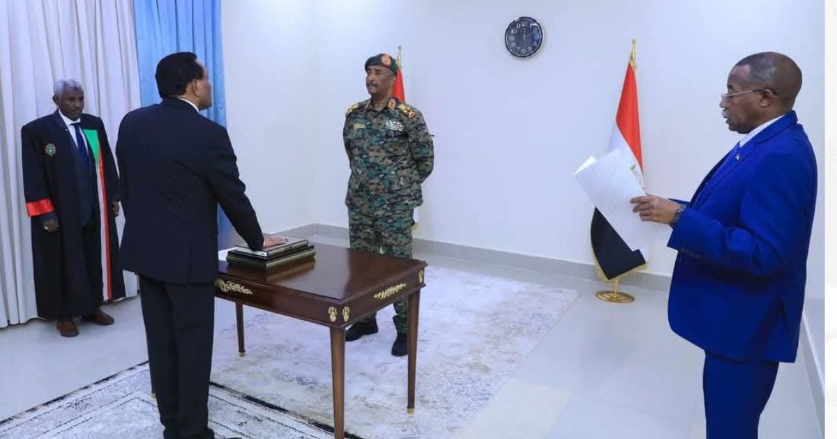رئيس السودان يثبت الثقة في حكومة كامل إدريس رغم التداول حول تعديلاتها.