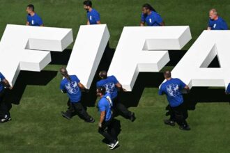مبادرة إنفانتينو لمراجعة توزيع الصلاحيات في فيفا بعد خلافات الصفقة التجارية لكأس العالم.