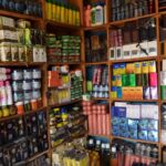 تزايد استخدام كريمات تبييض البشرة في السودان وسط مخاوف صحية واجتماعية.