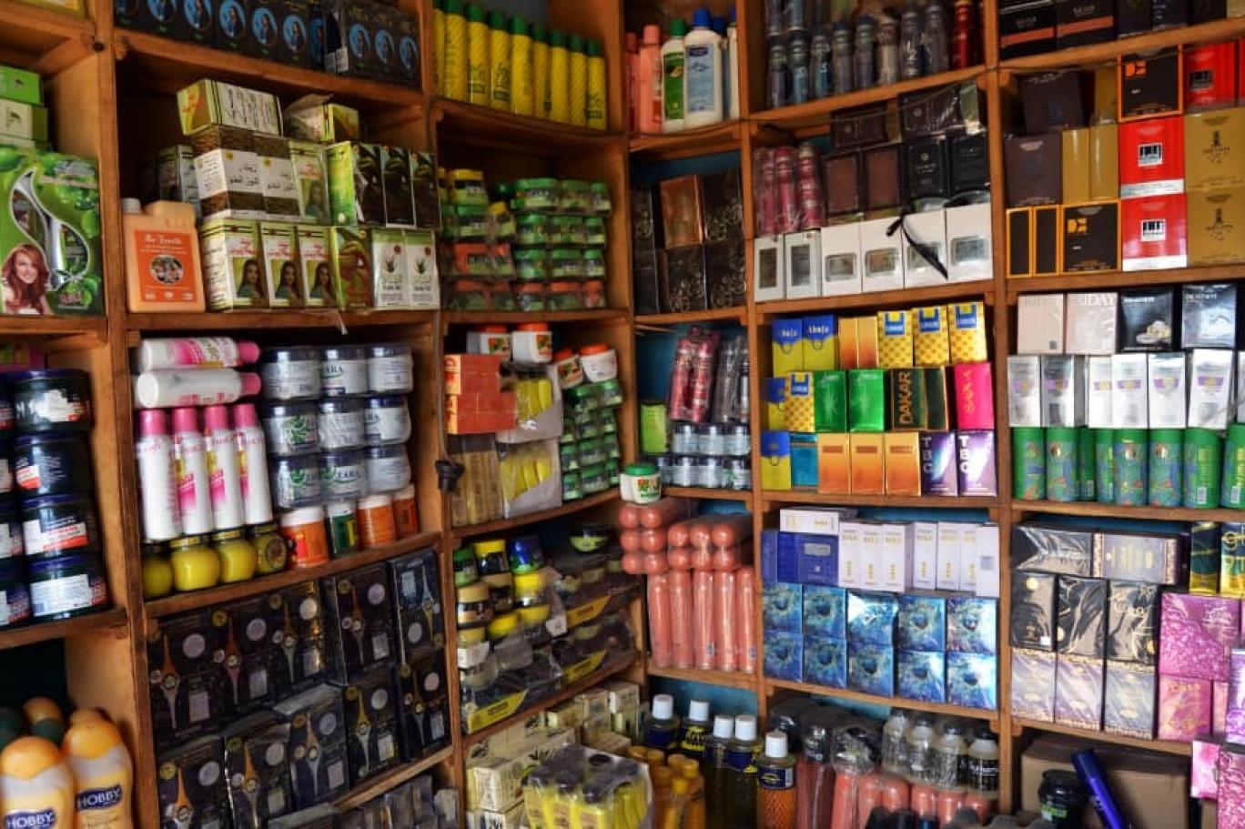 تزايد استخدام كريمات تبييض البشرة في السودان وسط مخاوف صحية واجتماعية.