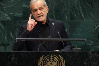 إيران تتهم أميركا بعرقلة وصولها للممرات المائية وتؤكد استعدادها للتفاوض