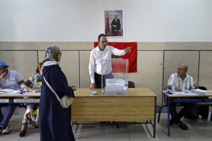 انتهت عملية التصويت في الانتخابات البرلمانية المغربية وسط مراقبة محلية ودولية، وبدأت عمليات الفرز والإحصاء.