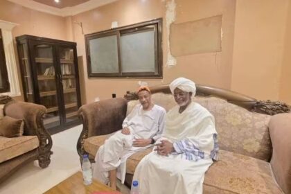 مستشار رئيس الوزراء يستقبل أمين عام الحركة الإسلامية لمناقشة الأوضاع الراهنة والتداعيات الكبرى للحرب