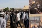 تدافع غير مسبوق في مرمز استخراج الشهادة السودانية بأمدرمان