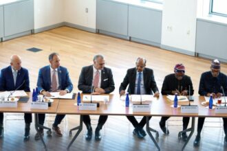 رئيس مفوضية الاتحاد الأفريقي يدعو إلى هدنة إنسانية فورية في السودان.