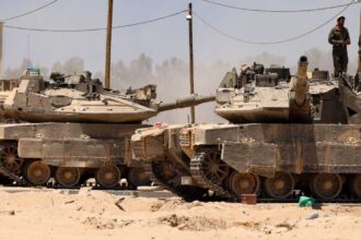 مقتل جنديين في انفجار مسيرة إسرائيلية عن طريق الخطأ في غزة