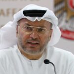المستشار الدبلوماسي لرئيس دولة الإمارات يدعو إلى وقف إطلاق النار في السودان ويعرض رؤى حول الأزمة الإيرانية والمنطقة.