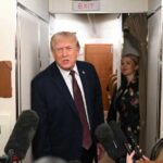 صحفيو CNN و Politico يعودون للبيت الأبيض بعد قرار قضائي يسمح لهم بالدخول.