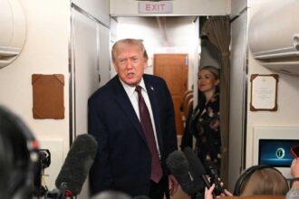 صحفيو CNN و Politico يعودون للبيت الأبيض بعد قرار قضائي يسمح لهم بالدخول.