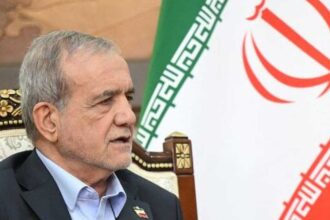 إيران تُقدم مقترحاً جديداً لواشنطن لفتح مضيق هرمز.