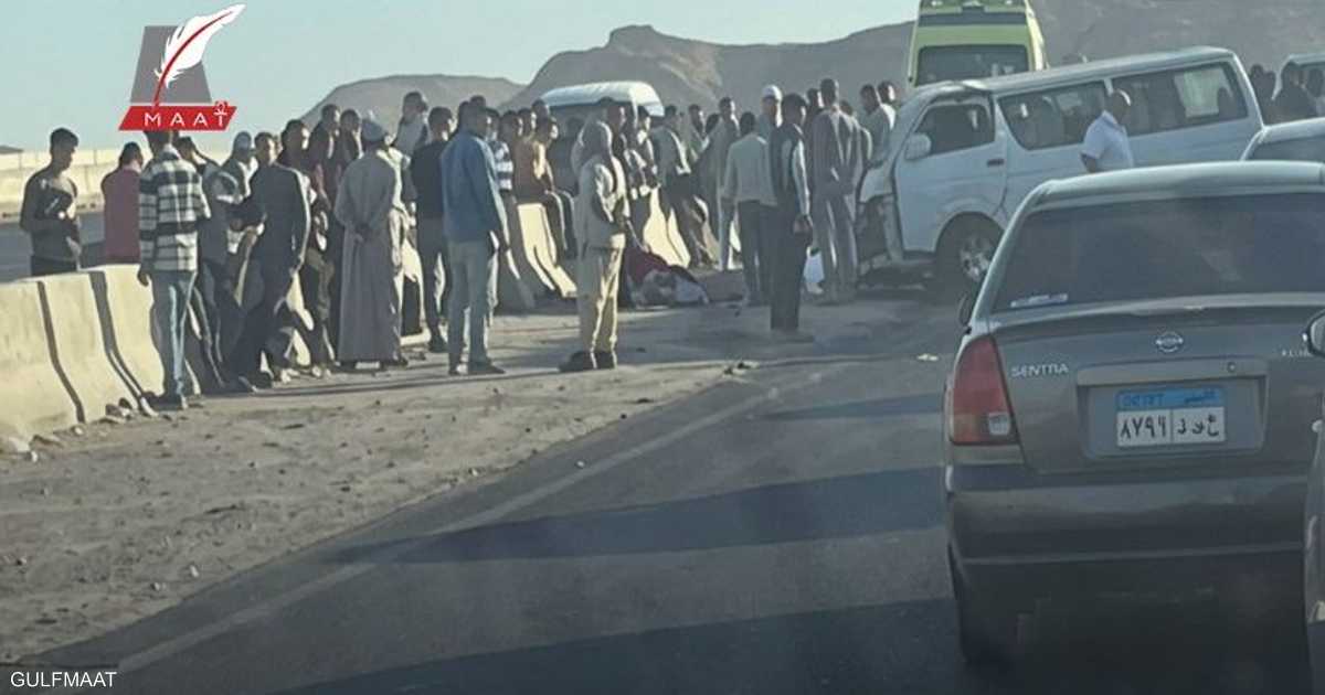 شاحنة تصدم سيارة واندلاع حريق وإصابة 5 أشخاص على الطريق الدائري الأوسطي