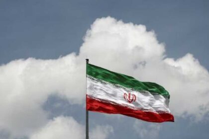 الجيش الإيراني يهدد بالرد على أي هجوم أميركي جديد ويؤكد استعداده للمواجهة.