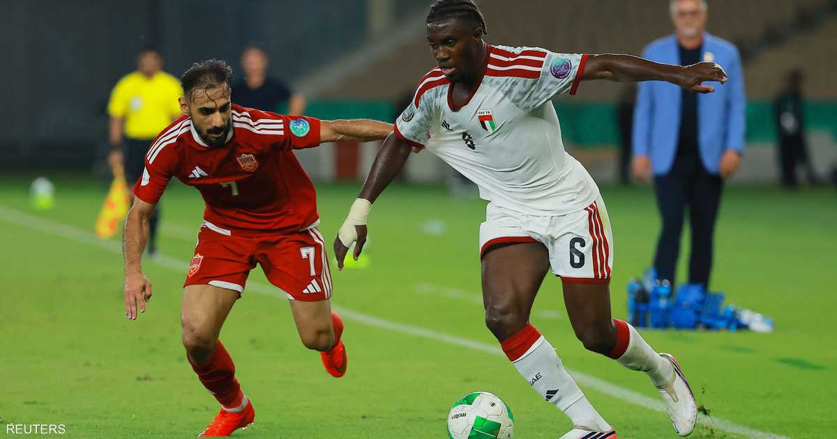 الإمارات تضرب بثلاثية وتصعد صدارة المجموعة في كأس الخليج الفارسي.
