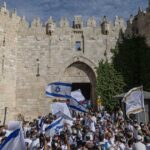 القيود الإسرائيلية على مخارج القدس تزيد من صعوبة حياة الفلسطينيين خلال الأعياد.