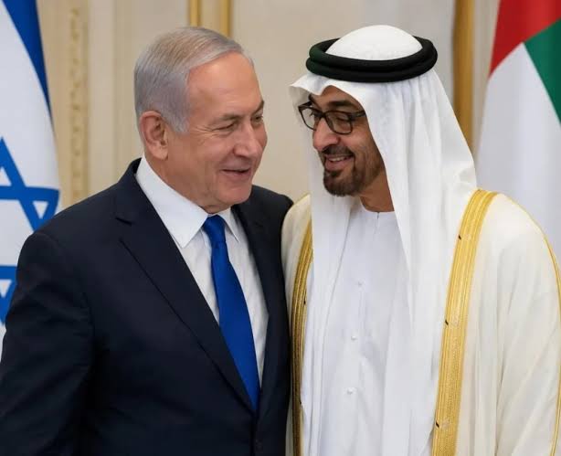 الشيخ محمد بن زايد يستقبل رئيس الوزراء الإسرائيلي في أبوظبي.