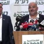 منصور عباس يفتح باب رعم أمام عضو الكنيست الإسرائيلي بني سيغالوفيتش في الائتلاف الحكومي المقبل