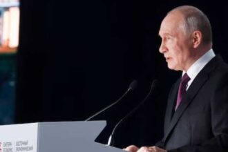 بوتين يؤكد وجود فرصة لحل سلمي للصراع مع أوكرانيا لدى دعم دولي متزايد