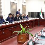 مجلس الوزراء يناقش الوضع الاقتصادي ويجاز مشروع قانون الثروة النفطية