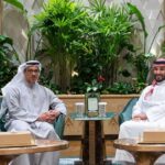 الشيخ منصور بن زايد يزور السعودية يبحث العلاقات الأخوية وتطورات الإقليمية ويغادر لاحقاً