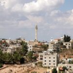 هجوم على قرية فلسطينية بالضفة الغربية واصابة عناصر أمن إسرائيليين