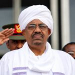 لماذا السماح لعمر البشير بالعلاج في الخارج؟