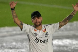 سانتوس يودع كأس البرازيل بعد خسارته أمام بالميراس في ربع النهائي.