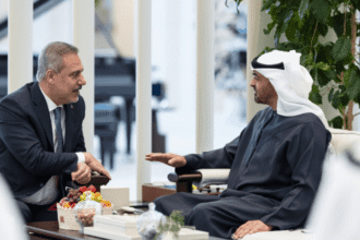 التطورات الإقليمية وتعزيز التعاون بين الإمارات وتركيا محل اهتمام وزيري خارجية البلدين