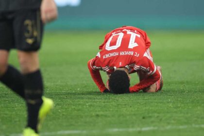 موسيالا قريب من العودة للفريق بعد تحسن حالته الصحية
