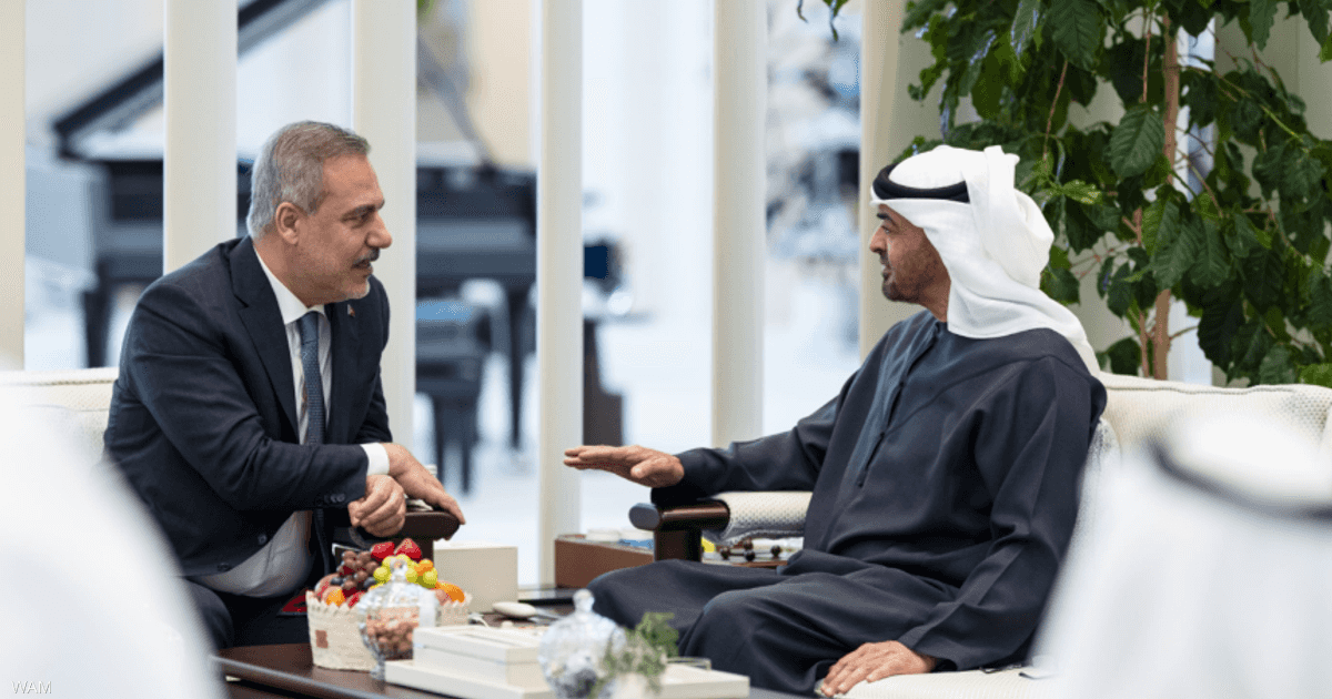 التطورات الإقليمية وتعزيز التعاون بين الإمارات وتركيا محل اهتمام وزيري خارجية البلدين