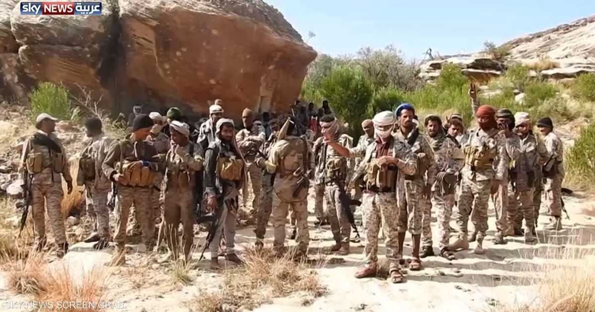 غارات جوية تستهدف مواقع الحوثيين في الكدحة ومقبنة وجبل جبشي بتعز، والقوات الحكومية تستعيد تلةين بعد يوم من سيطرة الحوثيين عليها.