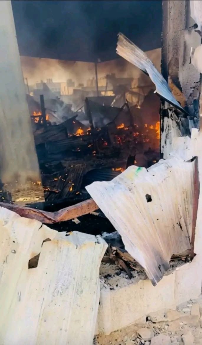 القبض على 65 شخصاً بتهمة حرق مسجد في عبري بالشمالية.