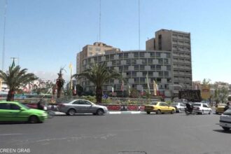 إيران تثق بقدرتها على مواصلة الصراع رغم الخسائر الاقتصادية والإنسانية للمواطنين.